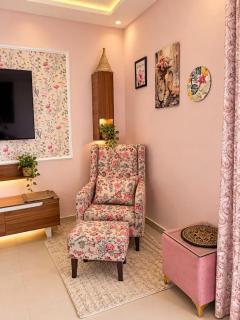 Musk Rose, A Pink-hued villa with pool & views - 9