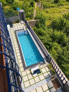 Musk Rose, A Pink-hued villa with pool & views - 5