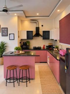Musk Rose, A Pink-hued villa with pool & views - 3