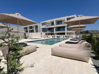 Avalon Gardens B101 - Designer Resort Studio - 9