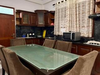 The Heaven Inn Colombo - 1