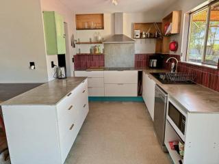 Exmouth Experience a gorgeous MCM residence - 8