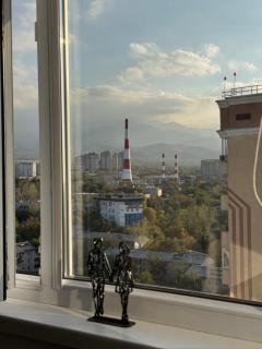 Стильный лофт с видом на горы - 3