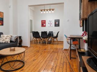 Charming 2BR City Living NDK - 2