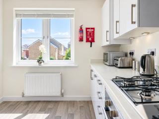 Central 2 Bedroom Flat with 2 Parking Spaces, Quiet and Modern Stay - 7