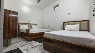 Hotel Maa Vindhyavasini - 1