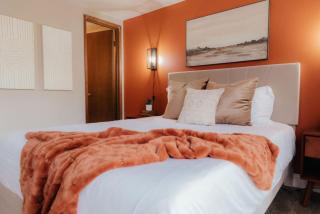 Downtown Deluxe Studio - Patio, Walk to Wineries - 9