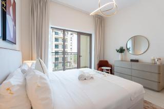 2BR Yas Golf Collection Golf View with Balcony - 5