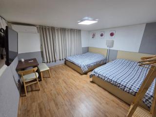 6, near Sangsu stn, 1st floor, quiet area - 0