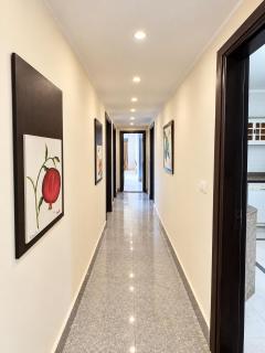 Elegant 3BR with lush balcony views - 1