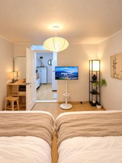 2BR Heyhwa stay Airport Taxi available - 0