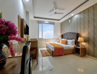 Hotel Sky Nest Suites Near Delhi Airport - 8