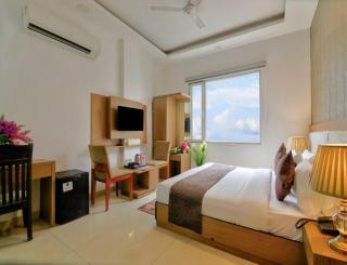 Hotel Sky Nest Suites Near Delhi Airport - 3
