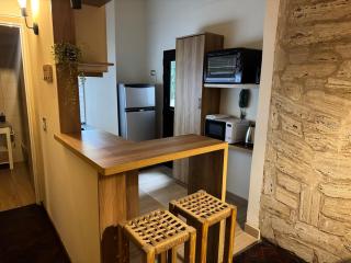 Departamento céntrico con patio privado para 4 - 0