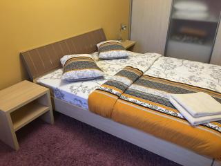 Kyiv apartment in the city center on Turgenevskaya street - 1