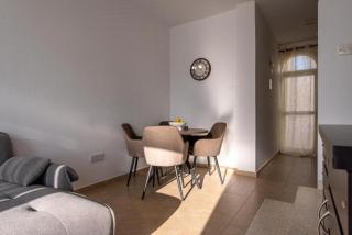 3BR Sunset View Retreat Steps from the Beach by Cyprus Horizons - 4