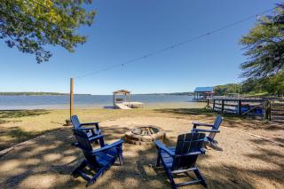 Fishing Cabin on Lake Bob Sandlin - 9