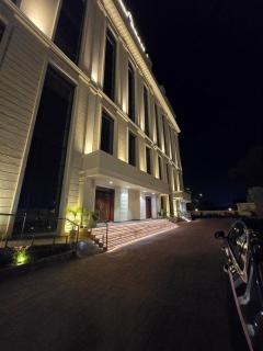 Hotel Regal Club and Resort - 9