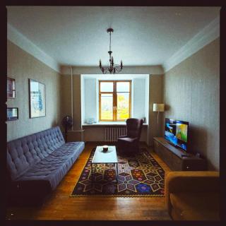 Old Town Riverside Apartment, Retro Vibe & River Panorama - Vilnius - 5