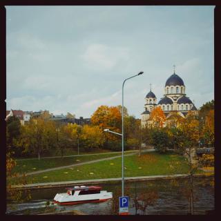 Old Town Riverside Apartment, Retro Vibe & River Panorama - Vilnius - 4