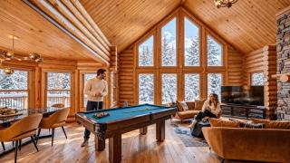 Chalet Bee with Private Hot Tub, Sauna & Pool , Fiddler Lake - 5
