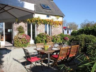 edcbbbcabeea - Holiday Home in Sourdeval Les Bois mit Garten - 0