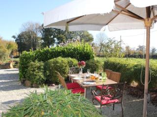 edcbbbcabeea - Holiday Home in Sourdeval Les Bois mit Garten - 8