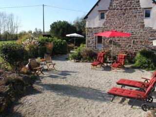 edcbbbcabeea - Holiday Home in Sourdeval Les Bois mit Garten - 7