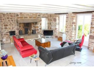 edcbbbcabeea - Holiday Home in Sourdeval Les Bois mit Garten - 3