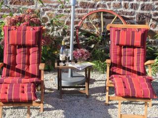 edcbbbcabeea - Holiday Home in Sourdeval Les Bois mit Garten - 5