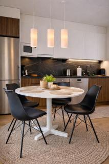 Modern 2BR near OYS hospital, sauna & free parking - 6