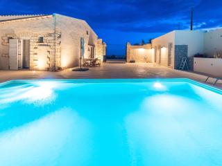 bbfbafecfce - Holiday Home Zwei Einheiten- Luxus- Schwimmbad- Gemüsegarten - 3