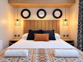 Stylish Lodge with Parking nr Ilfracombe & Beaches - 0