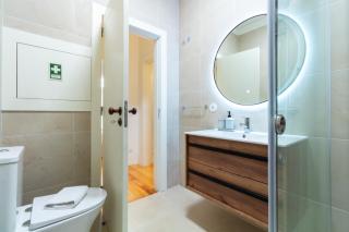 Flores Charming Studio w Balcony by LovelyStay - Porto - 1