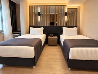 Aven Hotel - 1