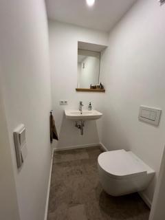 Bright Room with Gym & Balcony near Westpark - 8