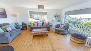 Rooftops Sleeps 8 Hot Tub Views Log Burner - 3