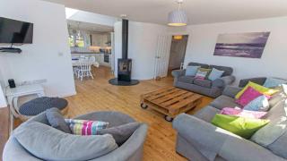 Rooftops Sleeps 8 Hot Tub Views Log Burner - 2