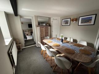 Town Centre Cottage - 9