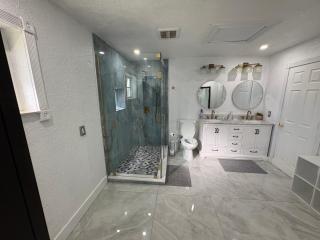 Comfortable Apartment Near Stadium and Beach - 6