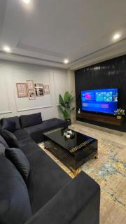 Prime Location& Luxury Stay - 0