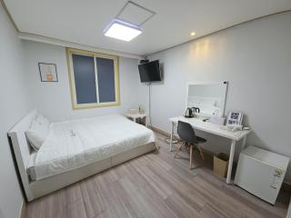 G Hotel near Busan Station - 2