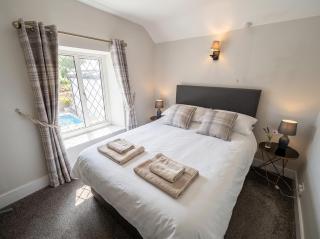 Town Centre Cottage - 4