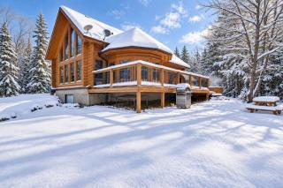 Chalet Bee with Private Hot Tub, Sauna & Pool , Fiddler Lake - 4