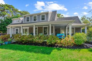 Chatham Luxury Retreat—Porch, Art Family Fun - 6