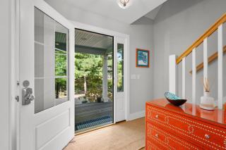 Chatham Luxury Retreat—Porch, Art Family Fun - 4