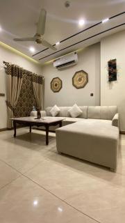 Luxury one bed in zeta mall - 2