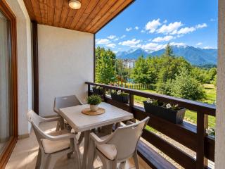 Green Life Mountain View & Fireplace Apartment - 0