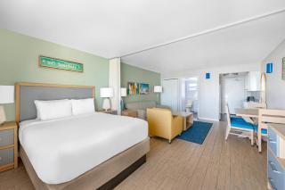 Dolphin Beach Club - 8