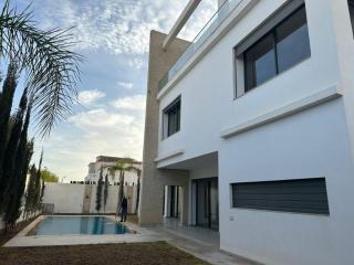 Luxury 5-Bedroom Villa with Private Pool LR52056 - 0